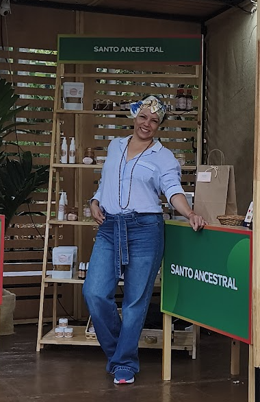 Del dolor a la dulzura de la miel: la historia de SANTO Ancestral, un emprendimiento sostenible que florece con las abejas